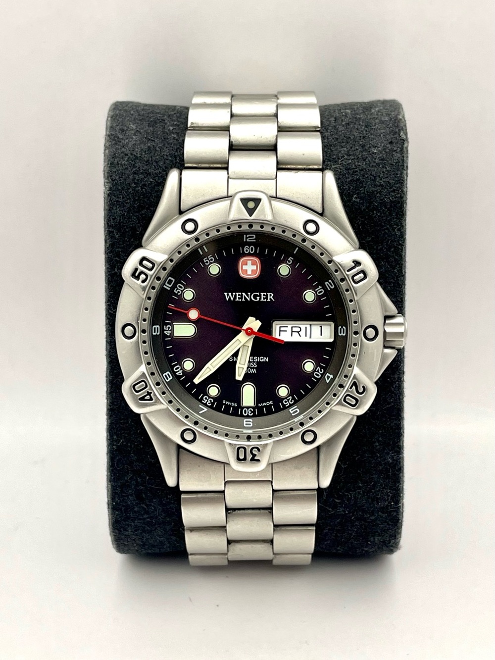 Wenger SMT Design Swiss Made Diver 200m Men’s Day/Date Watch - Works Great